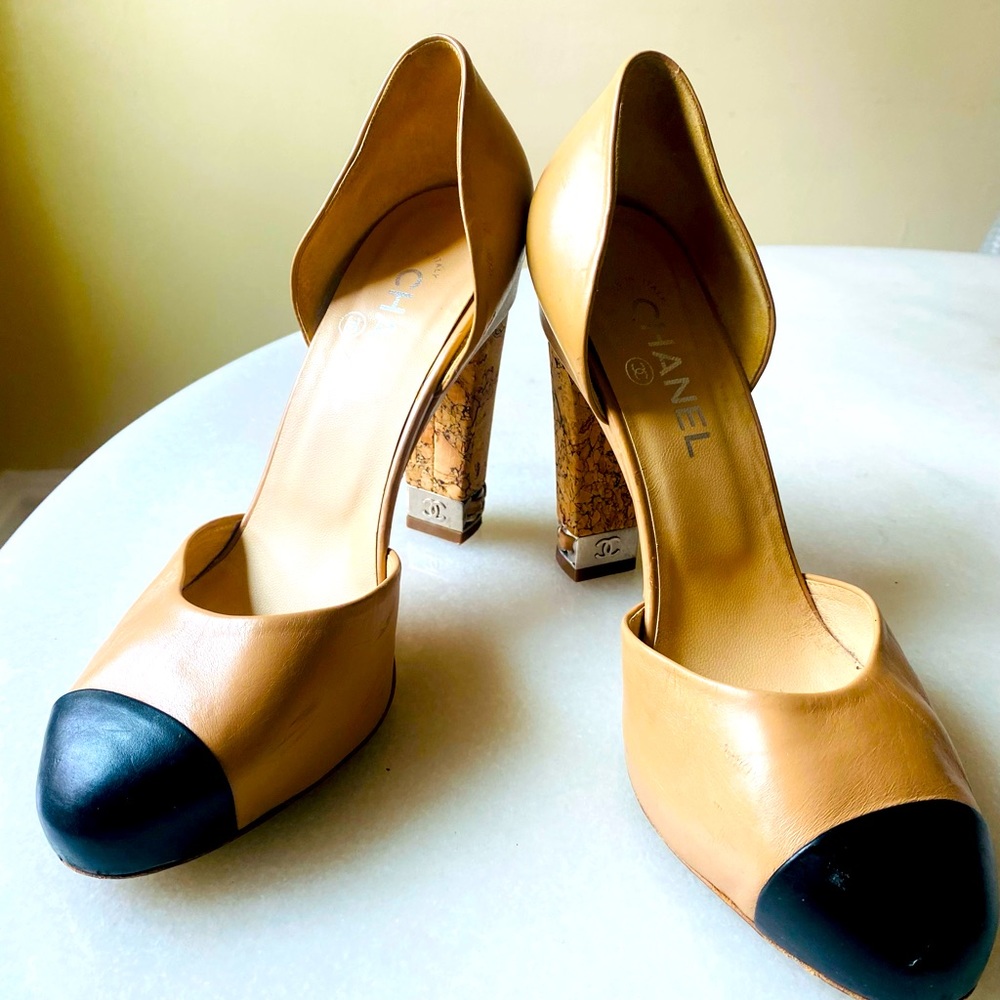 authentic CHANEL two tone classic cork pump shoes